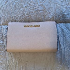 MICHAEL KORS WALLET NWOT